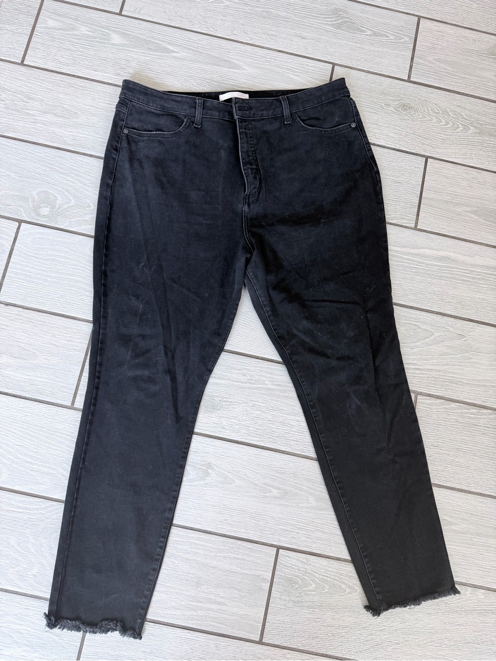 LC Lauren Conrad Black Cropped Skinny Jeans- size 18